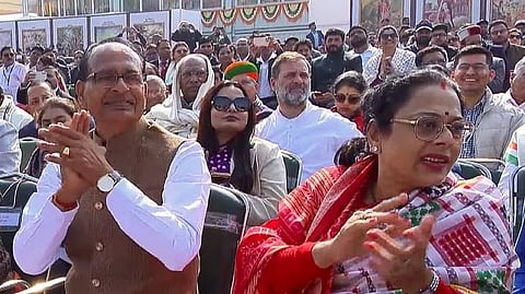 குடியரசு தின விழாவில் ராகுல்காந்திக்கு அவமதிப்பு நடந்ததாக விமர்சனம்