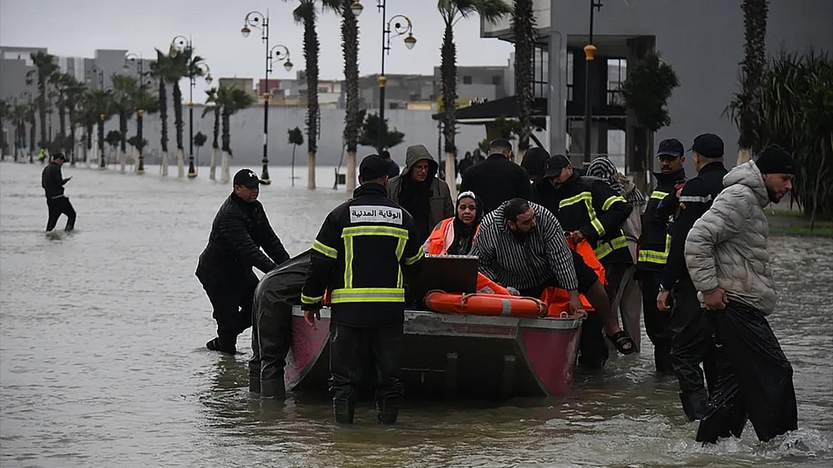 மொராக்கோ| கொட்டித் தீர்க்கும் கனமழை.. வெள்ளப்பெருக்கால் மூழ்கிய கிராமங்கள்!