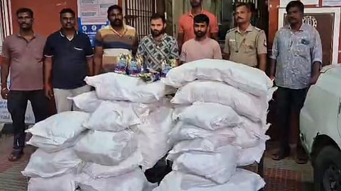 கடத்தி வரப்பட்ட குட்கா பொருட்கள்