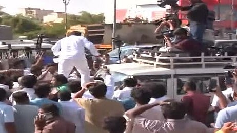 தவெகவினர் மற்றும் செய்தியாளர்களிடயே மோதல்