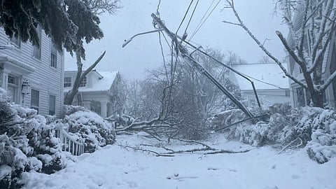 Major blizzard sweeps Northeast US