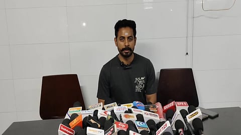 actor aari says on movie relese issue