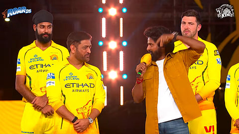 dhoni - sivakarthikeyan