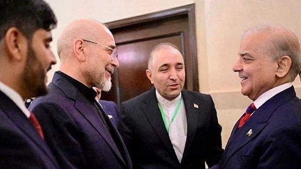 ஈரான் பேச்சுவார்த்தைக் குழுவுடன் பாகிஸ்தான் பிரதமர் ஷெபாஸ் ஷெரீப்