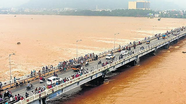 Palar river in spate 