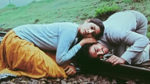 Balu Mahendra's Moondram Pirai debuts on Digital after 44 years of it's release