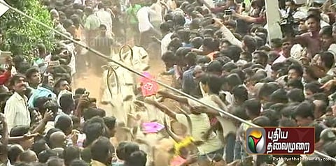 ஆந்திர முதல்வரின் சொந்த ஊரில் தடையை மீறி ஜல்லிக்கட்டு