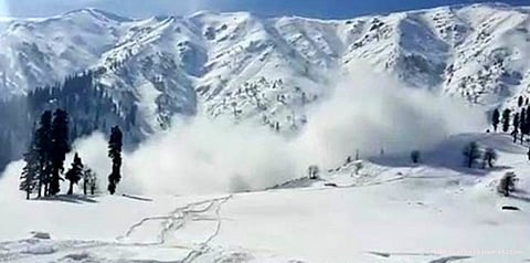 ஜம்மு பனிச்சரிவு: 10 ராணுவ வீரர்கள் உயிரிழப்பு