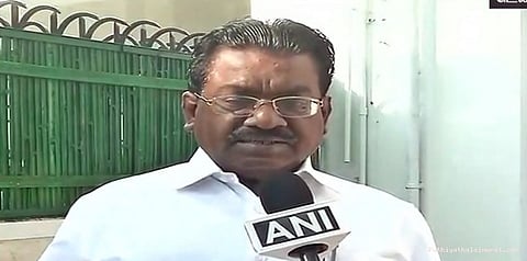 ஆளுநர்-அதிமுக இடையே குழப்பம்: திமுக