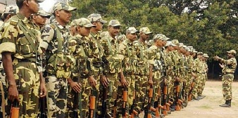 400 சிஆர்பிஎப் வீரர்கள் மருத்துவமனையில் அனுமதி