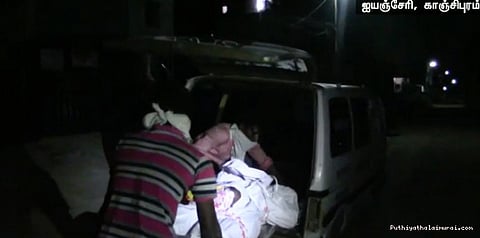 ரவுடி பற்றி ஸ்டேட்டஸ்: இளைஞர்கள் வெட்டிக்கொலை