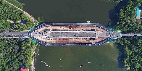 4 நொடியில் தகர்ந்த பாலம்: வைரலாகும் வீடியோ