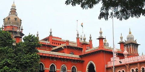 "விஷமிகள் எனக்கூறுவதா?" - உயர்நீதிமன்றம் கண்டனம்