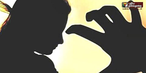 குழந்தைகள் முன்பு தாய்க்கு பாலியல் வன்கொடுமை: ஆந்திராவில் அதிர்ச்சி சம்பவம்