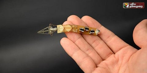 இந்த ரோபோட்டை மடித்து பையில் வைத்துக் கொள்ளலாம்