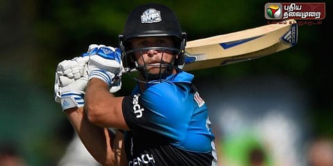 6 பந்துகளில் 6 சிக்ஸர்: ரோஸ் வைட்லே சாதனை