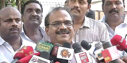 விசுவாசமின்றி பேசுகிறார் அமைச்சர் ஜெயக்குமார்: நாஞ்சில் சம்பத் குற்றச்சாட்டு