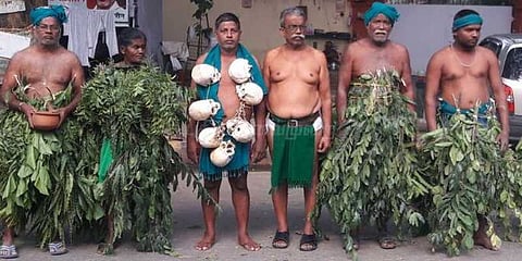 டெல்லியில் விவசாயிகள் நூதன போராட்டம்