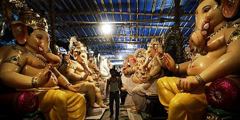 பல வடிவங்களில் தயாராகும் விநாயகர் சிலைகள்