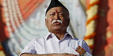 பள்ளியில் கொடியேற்றிய ஆர்.எஸ்.எஸ் தலைவர் மோகன் பகவத்