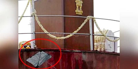 பிரதமர் மோடி உரையாற்றிய மேடை அருகே வந்து விழுந்த கருப்பு காற்றாடி