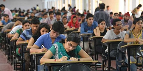 நீட் தொடர்பான தமிழக அரசின் அவசரச் சட்டம்: மத்திய அரசு விளக்கமளிக்க உத்தரவு