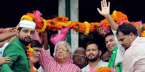 பேராசை பிடித்தவர் நிதிஷ்: லாலு புகார்