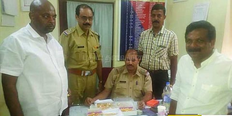 ரயிலில் கடத்த முயன்ற ரூ.90 லட்சம் மதிப்பிலான தங்கம் பறிமுதல்