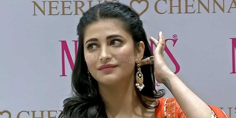 அப்பாவின் அரசியல் பிரவேசத்திற்கு என் ஆதரவு உண்டு: ஸ்ருதிஹாசன் அறிவிப்பு 