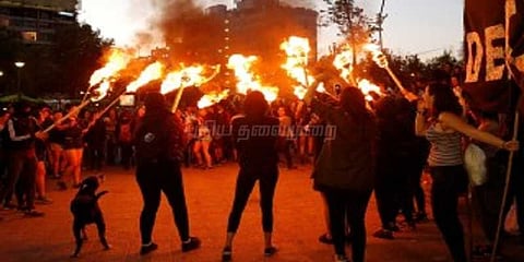 பாலியல் வன்கொடுமைக்கு எதிரான மாணவிகள் போராட்டத்தில் மோதல்