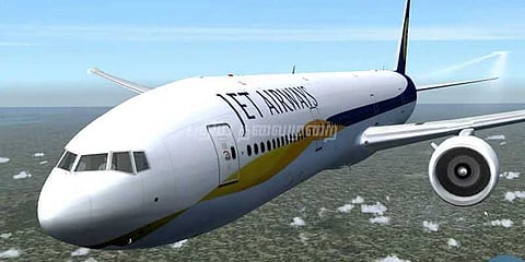 அதிகாலையில் மிரட்டல்: அகமதாபாத் சென்றது மும்பை விமானம்