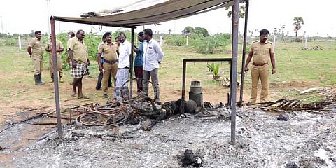 குடிசை எரிந்த விபத்தில் முதியவர் பரிதாபமாக உயிரிழப்பு