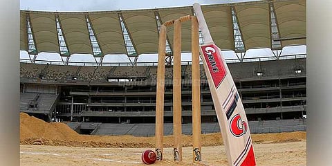 இரண்டே ரன்னில் ஆல் அவுட் ஆன கிரிக்கெட் அணி!