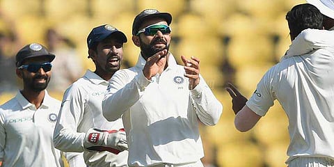 கோலியின் இரட்டை சதத்தால் வெற்றியை நோக்கி இந்திய அணி