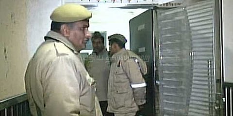 நொய்டா இரட்டை கொலை: 15வயது சிறுவன் கைது