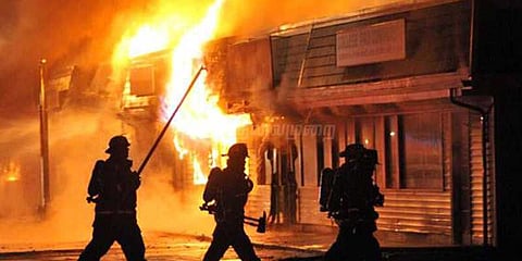 மும்பையில் கடும் தீ விபத்து: 12 பேர் பரிதாப பலி!