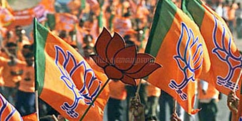 குஜராத், இமாச்சலில் முதல்வர்கள் யார்?: தேர்வு செய்ய குழு அமைத்தது பாஜக