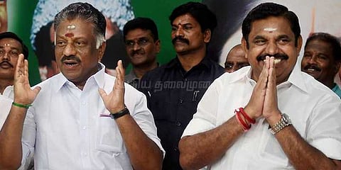 தினகரன் ஆதரவு மாவட்ட செயலாளர்களை நீக்க ஓ.பி.எஸ்-இ.பி.எஸ் முடிவு