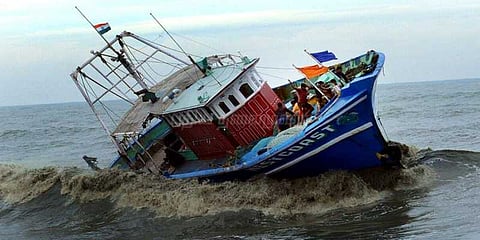 ஒகி புயலில் 400 தமிழக மீனவர்கள் காணவில்லை: மத்திய அரசு அறிக்கை