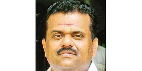 துப்பாக்கியால் சுட்டு நெல்லை தொழிலதிபர் தற்கொலை!