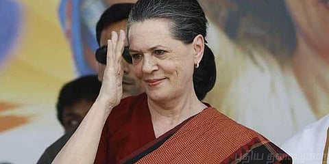 ரஷ்யா சென்றார் சோனியா காந்தி