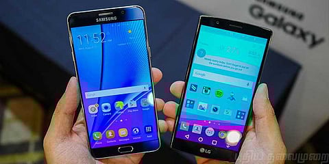 ஸ்மார்ட் போனுக்கு அடிமையானவரா நீங்கள்..? முதல்ல இத படியுங்கள் !