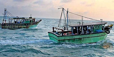 கன்னியாகுமரியில் கடல் சீற்றம்: மீனவர்கள் கடலுக்கு செல்ல வேண்டாம் !