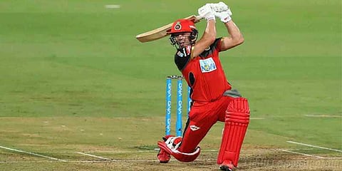 டிவில்லியர்ஸ் மிரட்டலில் பணிந்தது டெல்லி