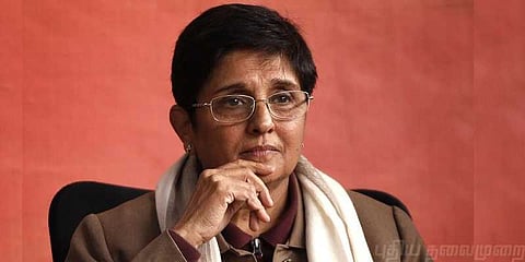 விடிந்தபின் எரியும் தெரு விளக்குகள்: வேதனை அடைந்த கிரண்பேடி