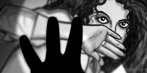 காதலிப்பதாகக் கூறி 2 மாதமாக பாலியல் வன்கொடுமை: இளைஞர் கைது