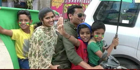 கேரளாவில் வண்ணமயமான கால்பந்து ரசிகர்களின் ஊர்வலம்