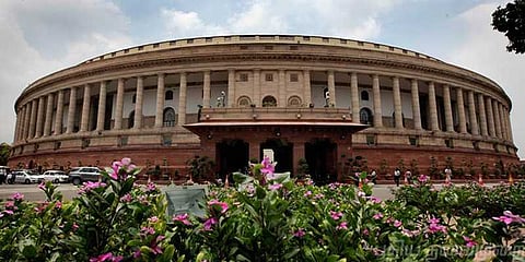 மத்திய அரசு மீதான நம்பிக்கையில்லா தீர்மானம்; முடிவு அறிவிப்பதில் கட்சிகள் 'சஸ்பென்ஸ்'