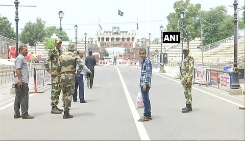 இந்தியா அழகா இருக்கு, இங்கயே இருந்திடவா : பாகிஸ்தானியரின் ஆசை