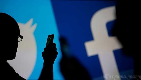 சமூக வலைத்தளங்களை ஆதாருடன் இணைக்க வேண்டும்: உயர்நீதிமன்றத்தில் வழக்கு